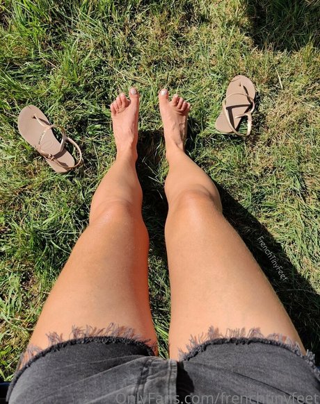 Frenchtinyfeet
