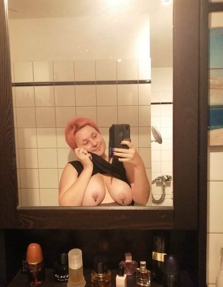 Bigbluebeautifulbitch