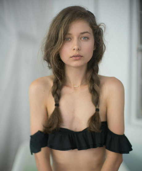 Cait Del Mar