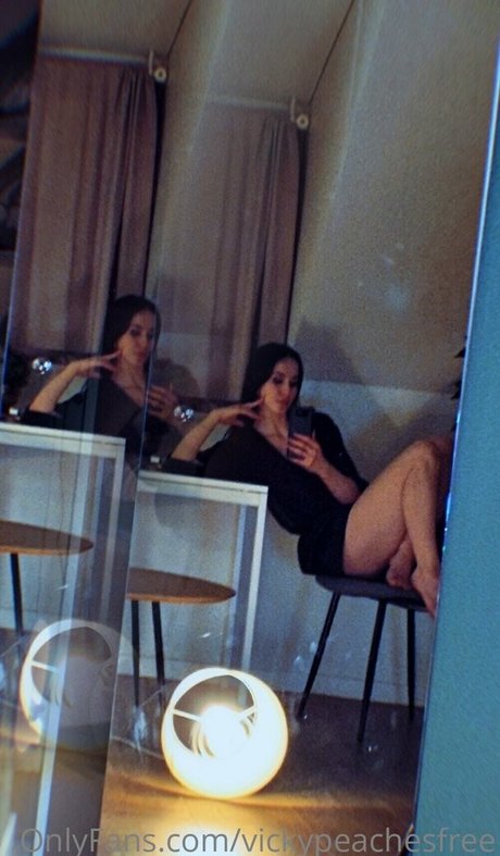 Vickypeachesfree